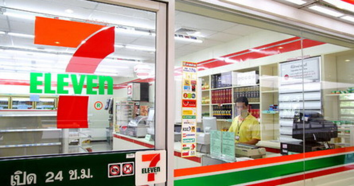 Магазины с 7 утра. Севен Элевен супермаркет. 7/11 Магазин. Супермаркет 711. 7 Eleven касса. Магазины с 7 утра. Севен Элевен супермаркет. 7/11 Магазин. Супермаркет 711. 7 Eleven касса.