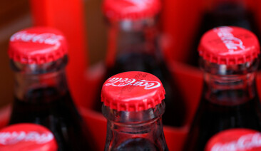 Депутати хочуть ввести «цукровий податок» на напої типу Coca-Cola і Pepsi: як можуть зрости ціни та постраждати бізнес?