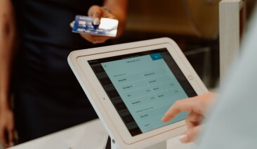 POS-система в ритейлі: як автоматизувати продажі за допомогою терміналів і сканерів