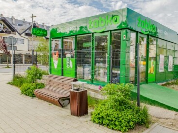 Польська мережа мінімаркетів Żabka відкрила найбільше магазинів без продавців в Європі. Як це вдалося зробити