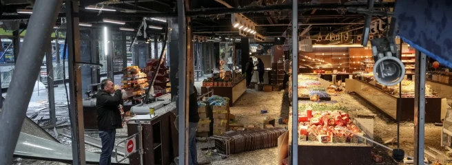Внаслідок удару зруйновано ТРЦ Cosmo Multimall, пошкоджено McDonald’s та розбито магазин Roshen