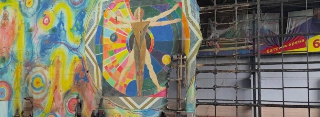 У Луцьку через російську атаку було пошкоджено найбільшу у світі картину «Космогонія»