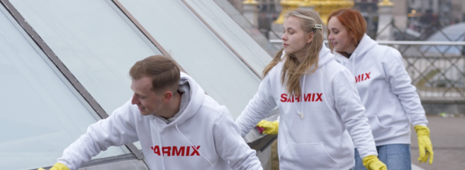 Бренд побутової хімії SARMIX навів порядок у Києві до Чистого четверга
