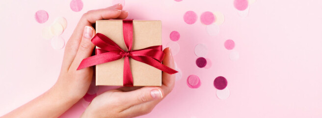 Подарунки колегам на 8 березня: як зберегти теплу атмосферу в колективі