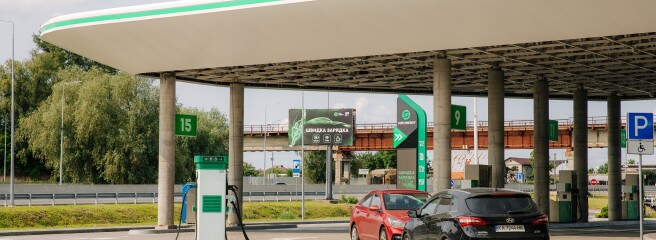 В Україні відкрився перший автономний АЗК COR-Energy для зарядки електроавтомобілів на сонячній енергії