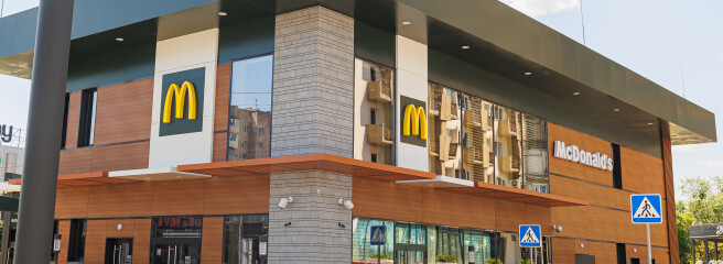 У Чернівцях відкрився двоповерховий МакДональдз зі стильним дизайном та терасою