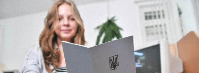 Кадрова криза в Україні змінює ринок праці: бізнес наймає і пенсіонерів, і підлітків