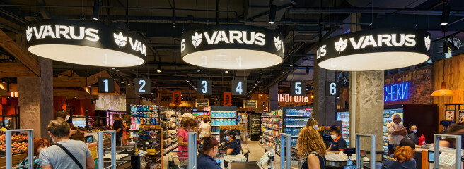 У супермаркетах VARUS можна зняти готівку