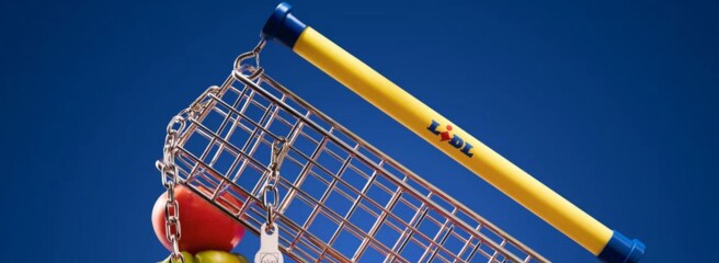 Lidl створив сумку у вигляді візка із супермаркету