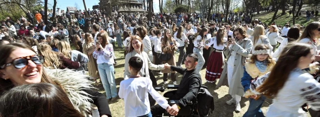 Відновлення через традиції: мережа Ябко та UNBROKEN провели гаївки для ветеранів