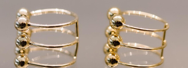 «Золотой Век» и Настя Каменских рекламируют коллекцию, повторяющую Guzema Jewelry